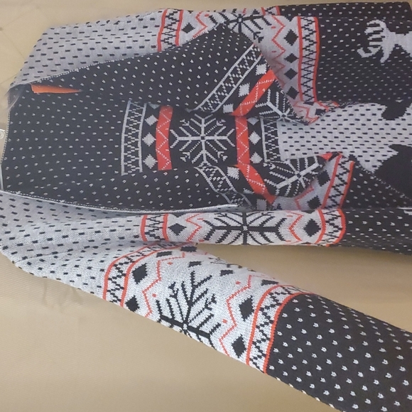 Winter cardigan with beautiful print - Picture 2 of 5